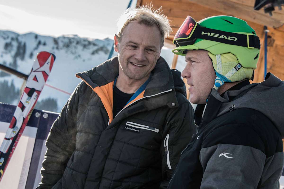 Regisseur Gerald Salmina mit Didier Cuche