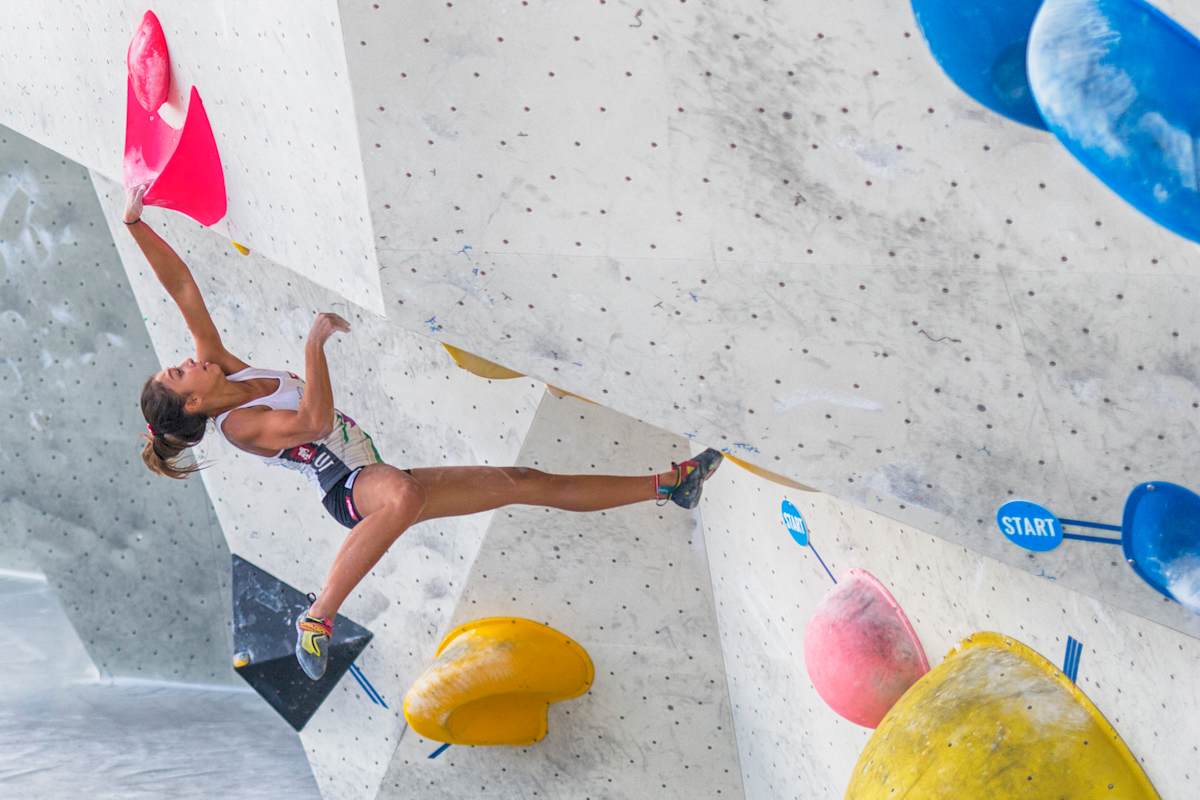 Laura Lammer in der Disziplin Bouldern