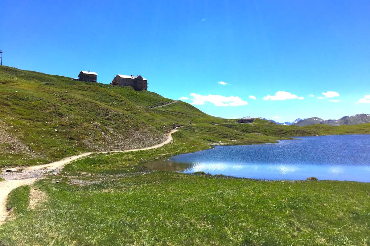 Heilbronner Hütte mit Scheidseen