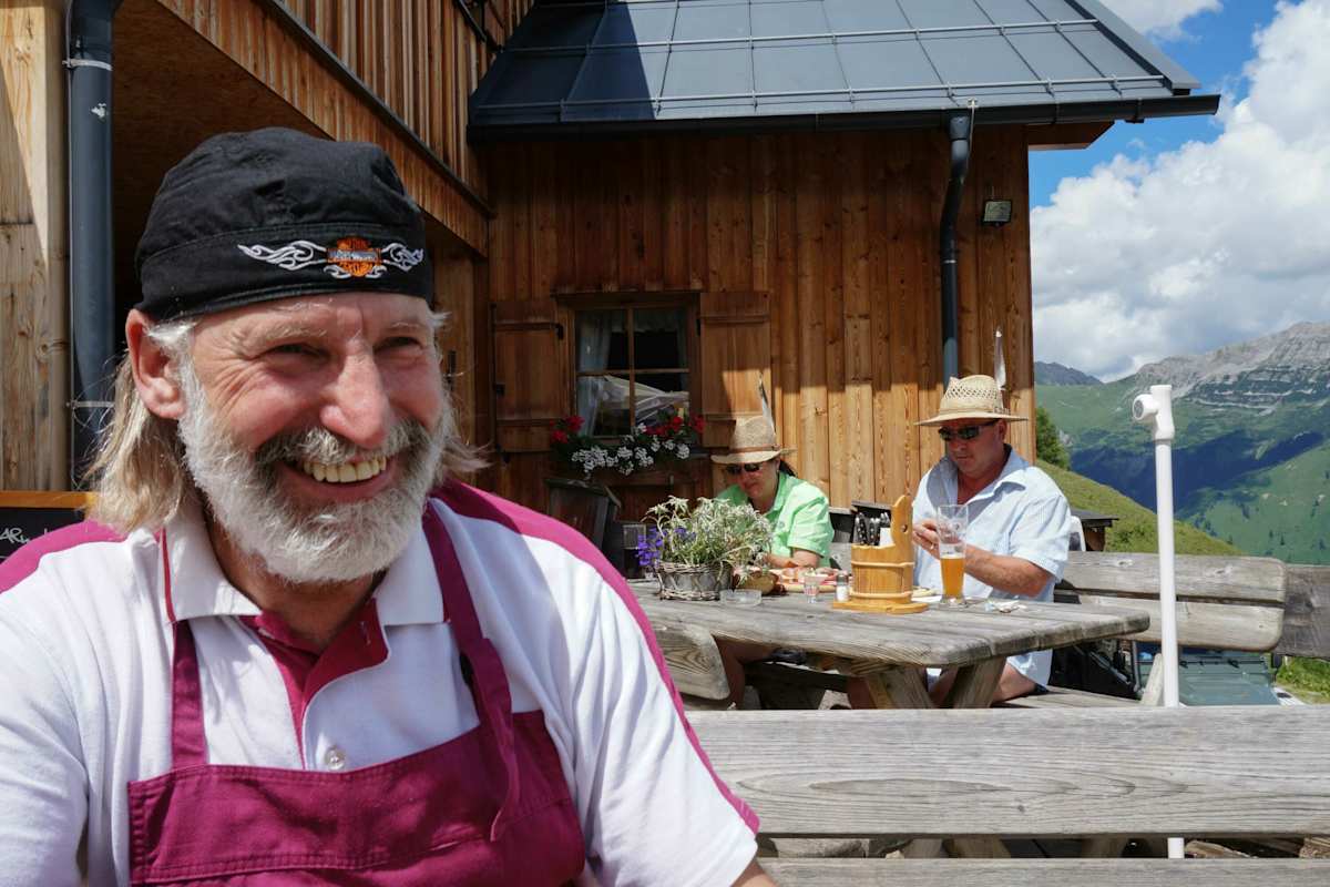 Hüttenwirt Werner auf der Wolfratshauser Hütte