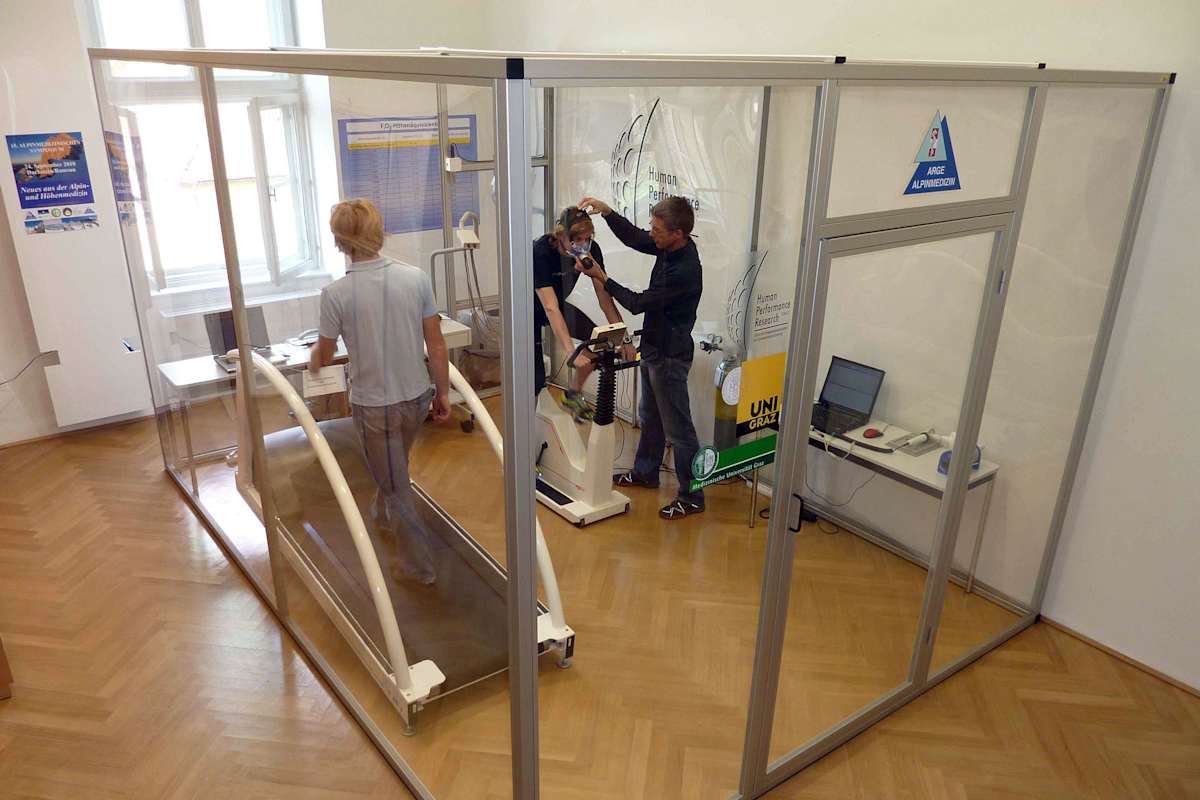 In der Grazer Höhenkammer kann unter Sauerstoff-Mangel auch gezielt trainiert werden