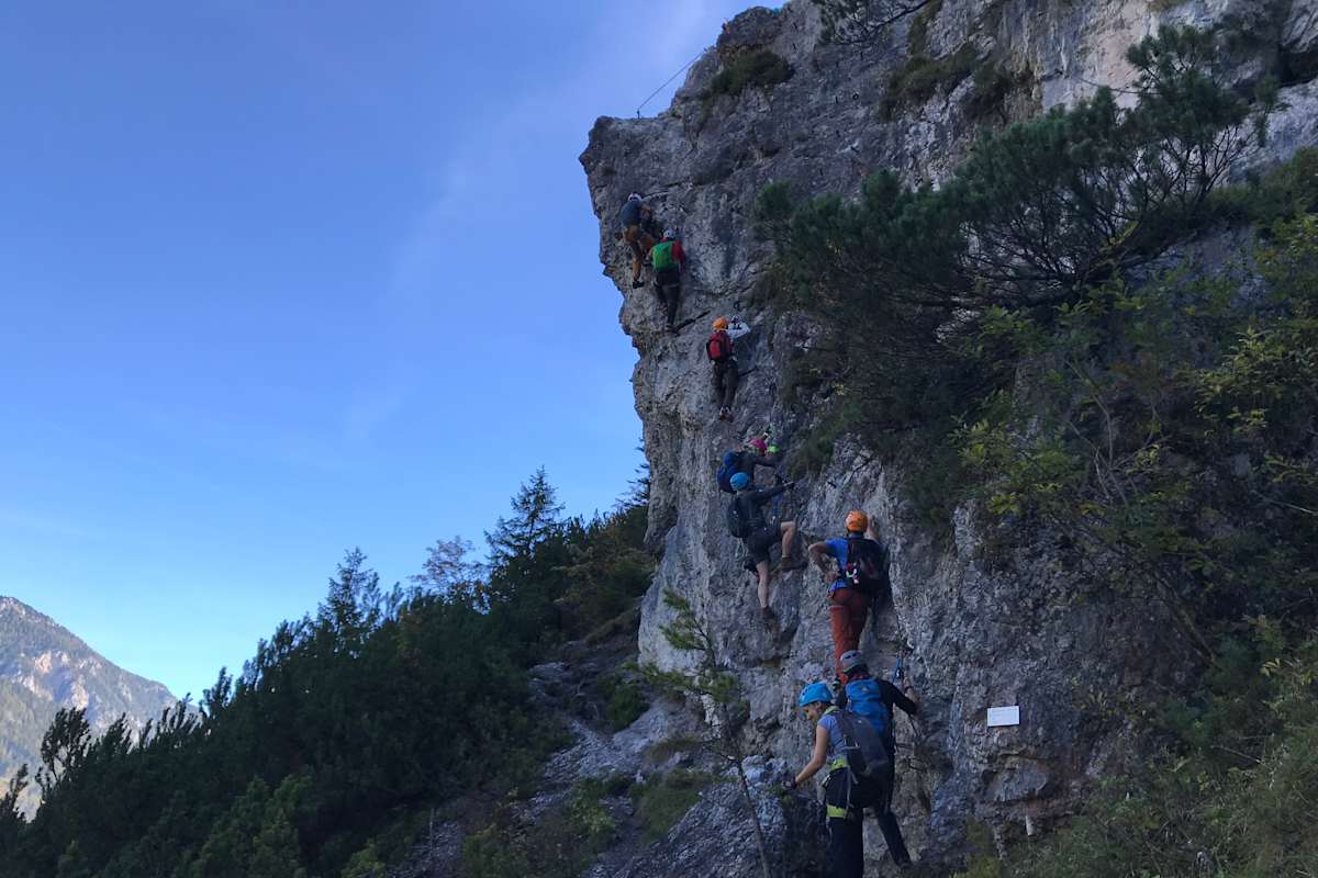 Frühmorgens am Einstieg des Heidi-Klettersteigs am Sattelberg