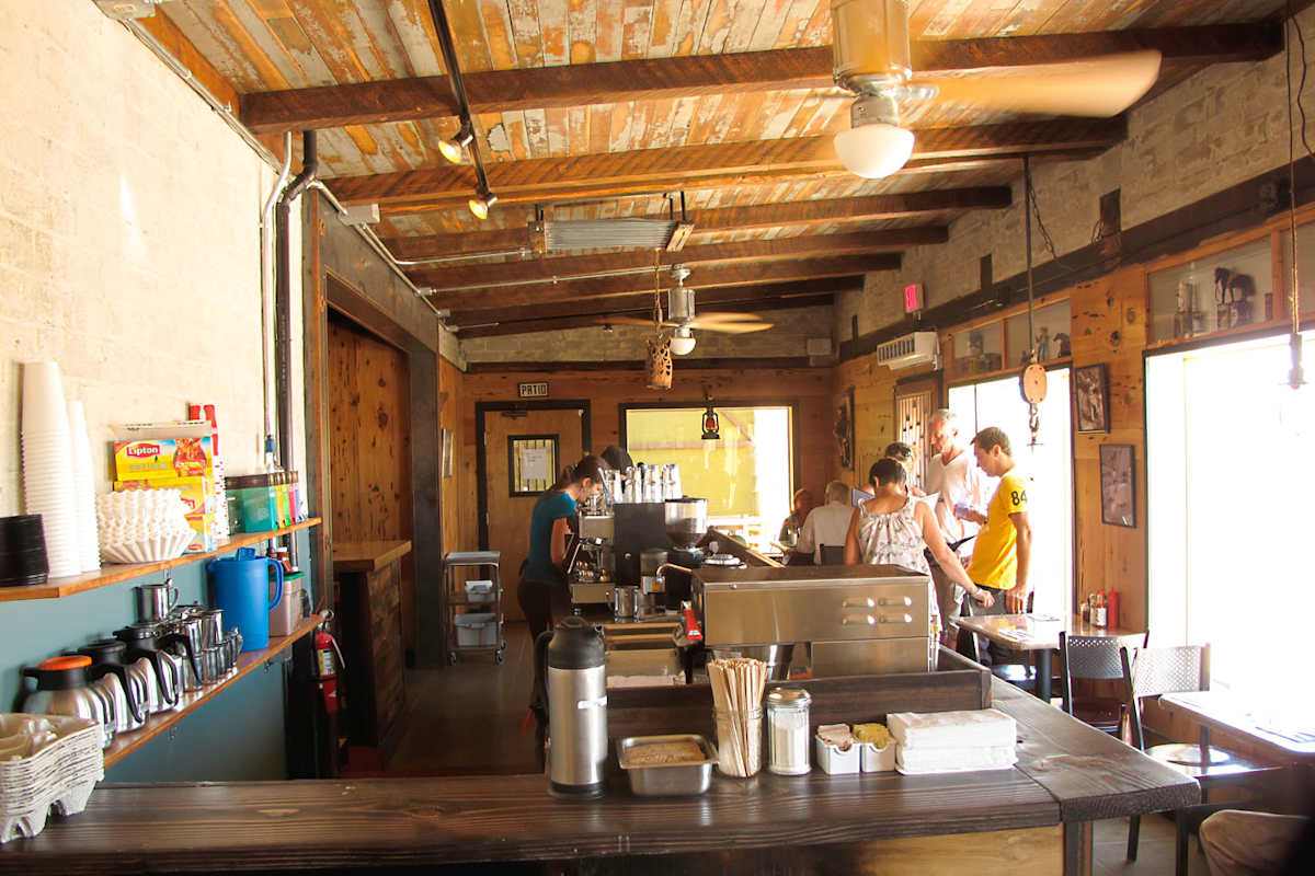 Crossroads Cafe & Tavern