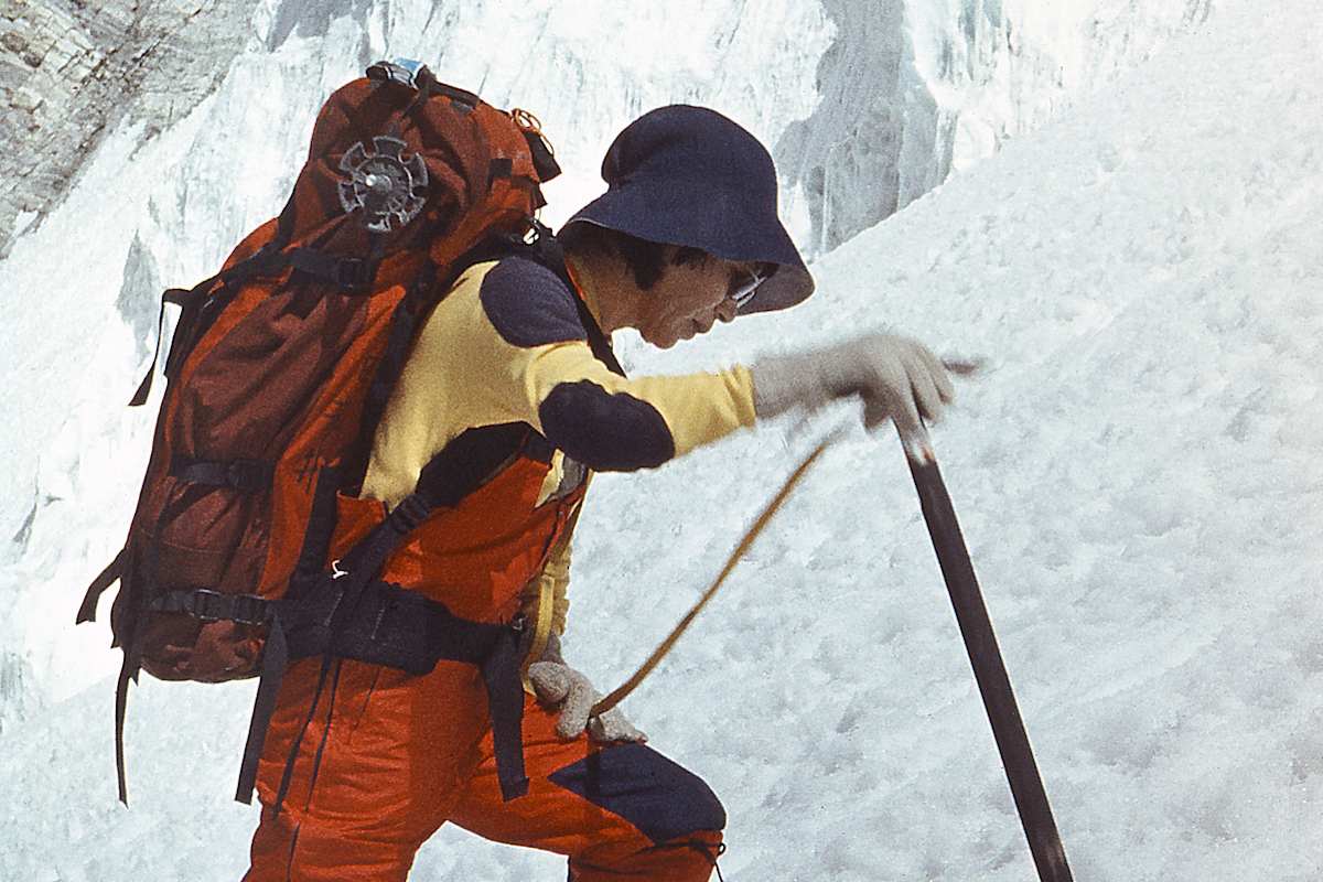 Die japanische Bergsteigerin Junko Tabei 1985 auf ihrem Weg zum Gipfel des Pik Ismoil Somoni, dem höchsten Berg Tadschikistans 