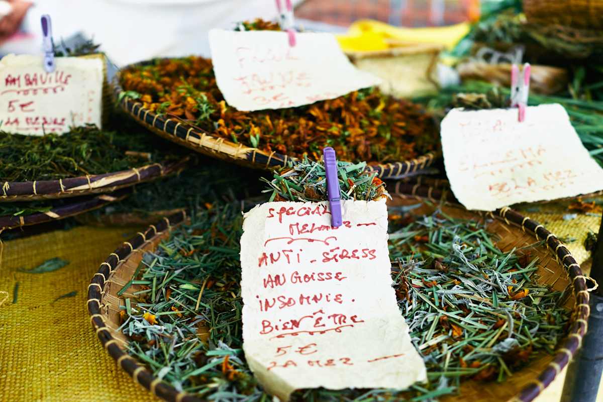 Heilkräuter am Markt von Saint-Denis