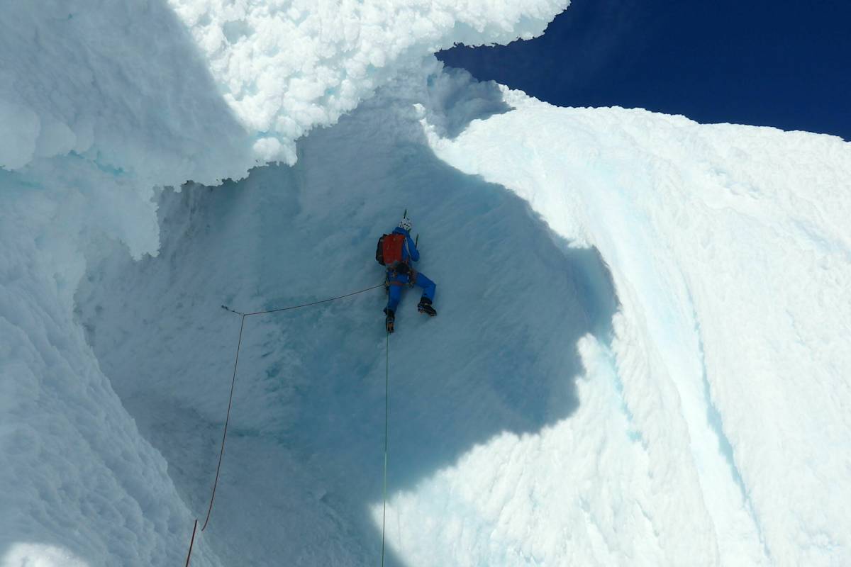 PeterOrtner_Iceclimbing_Patagonia