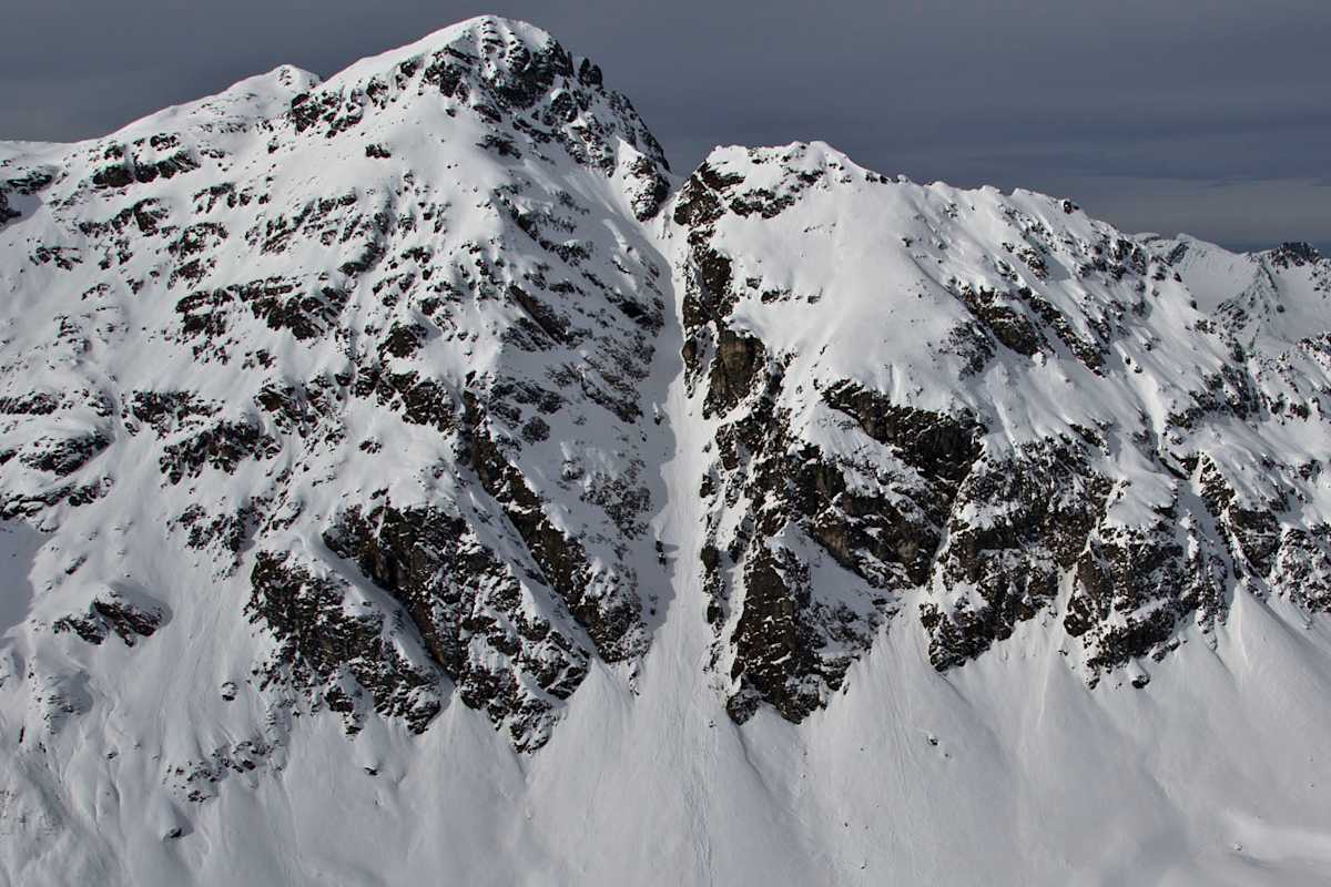 Gipfel mit Schnee bedeckt