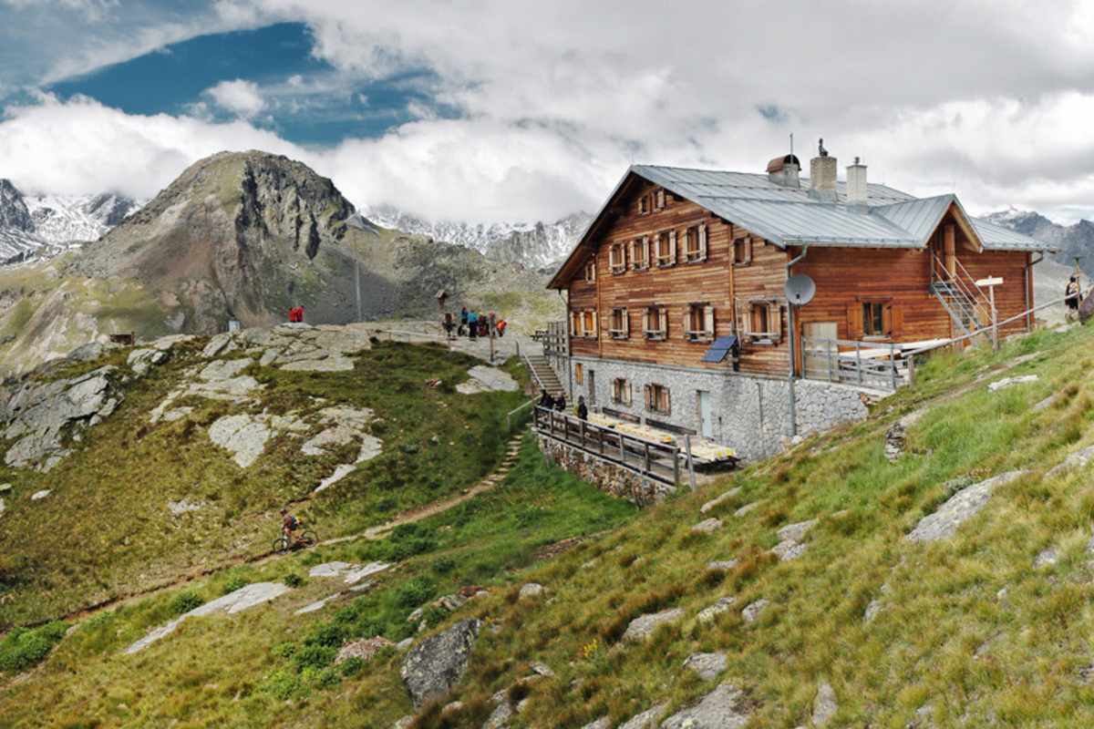 Die Marteller Hütte in den Ortler Alpen sucht ab Juni eine neue Pächterin oder einen neuen Pächter