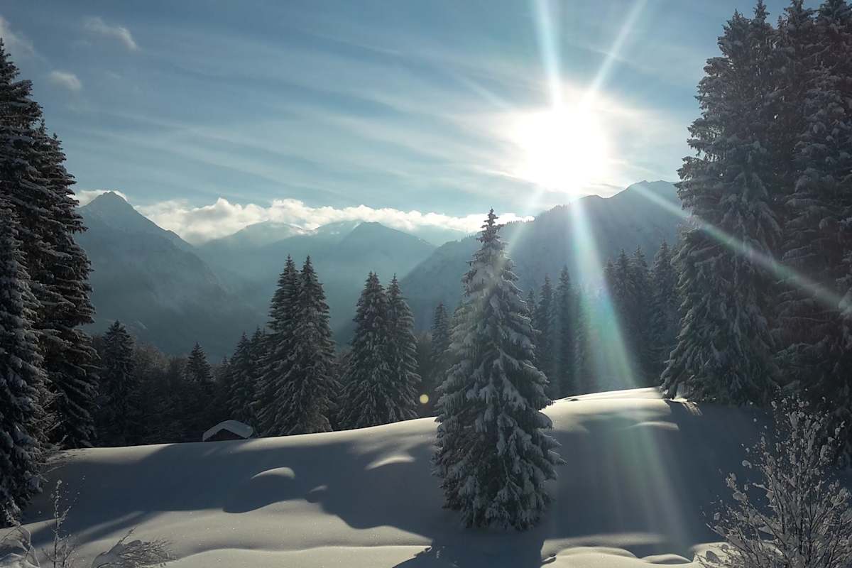 Tief verschneite Winterlandschaften in Oberstdorf