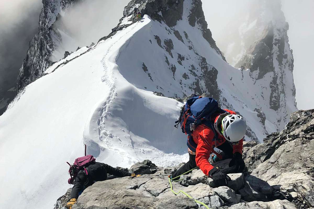 Unterwegs am anspruchsvollen Hintergrat auf den Ortler in Südtirol