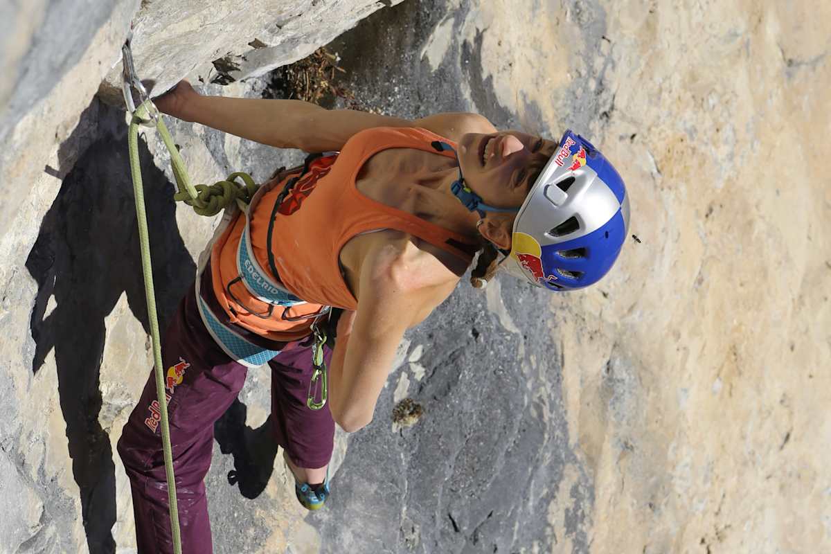 Angy Eiter in der Route Paradise Lost in Nassereith