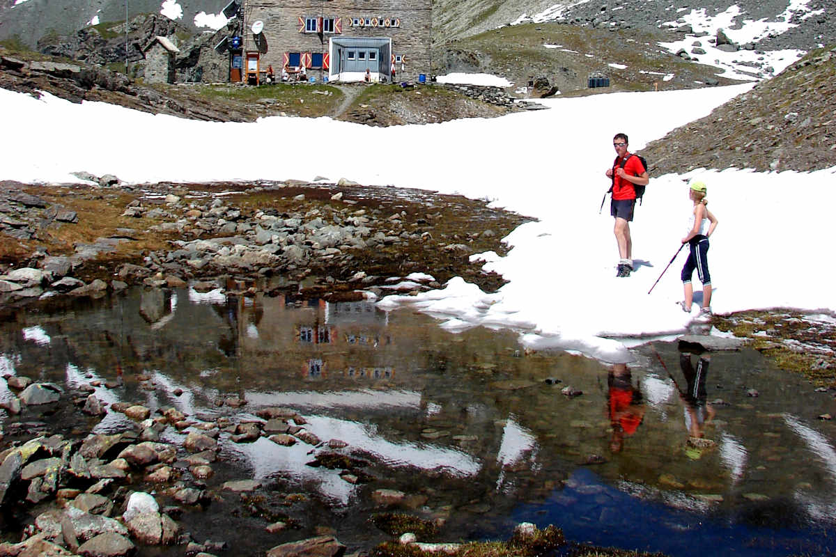 Das Rifugio Gastaldi liegt auf 2.659 m und ist Ausgangspunkt für zahlreiche Touren ins Hochgebirge. 