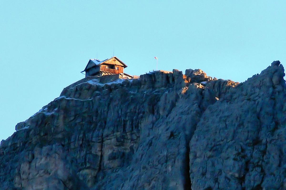 Sitzt ganz oben: Die Rifugio Nuvolau, Dolomiten
