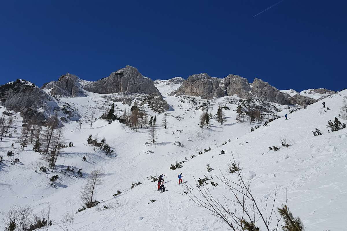 Aufstieg durch den Karlgraben auf die Heukuppe