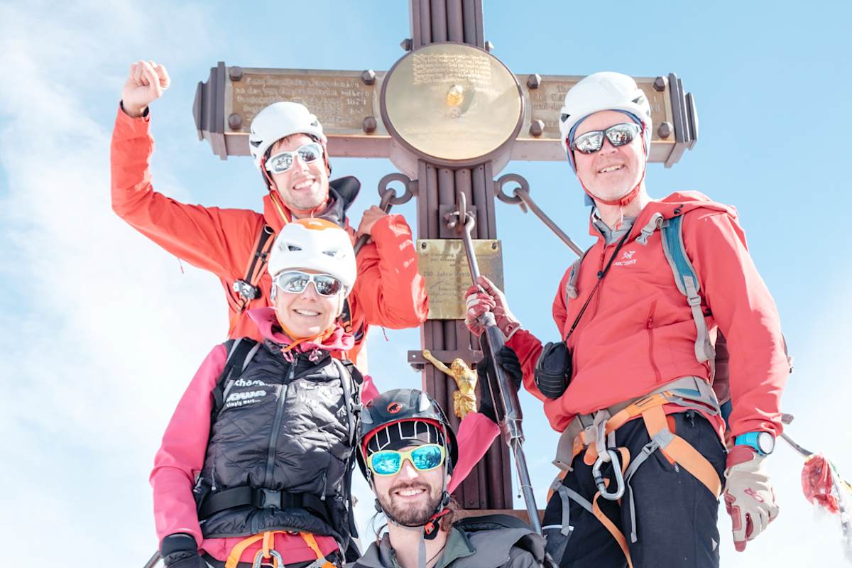 Team Bergwelten - Simon Schöpf, Gerlinde Kaltenbrunner, Stephan Zenz und Klaus Haselböck am Gipfel
