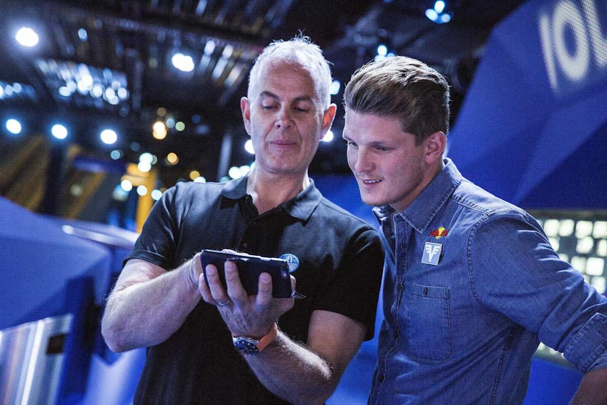 Air Zermatt Chef Gerold fachsimpelt mit Thomas