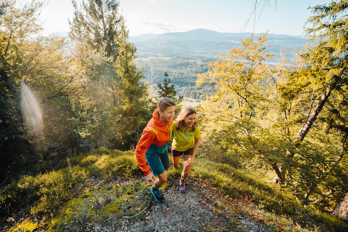 Der Pirker Kogel stellt mit seinen 666 m den höchsten Punkt des Rundwegs dar.Hier genießt man einen wunderbaren Ausblick