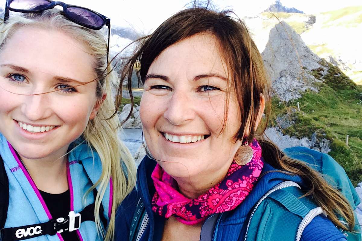 Beatrice Ragettli mit ihrer Tochter