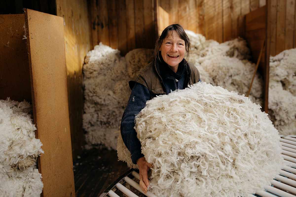 Merinowolle ist eine sensible Faser, deswegen sollte man beim Waschen ein paar Tipps beachten.