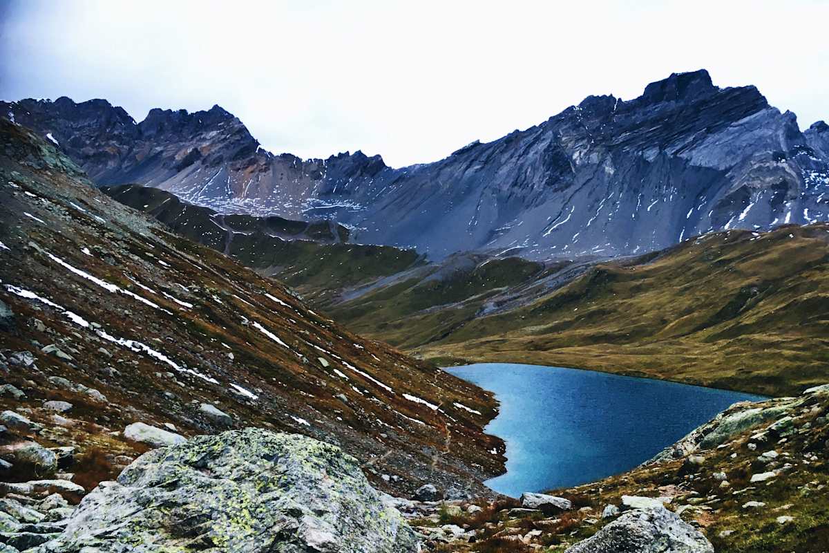 Bergsee in der Graubündner Bergwelt