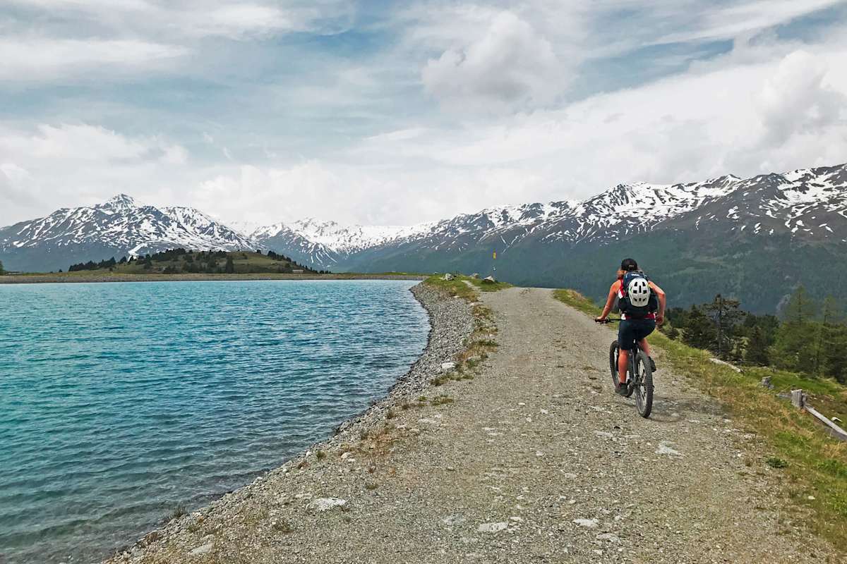 Am Weg vom Bergkastell Richtung Reschensee