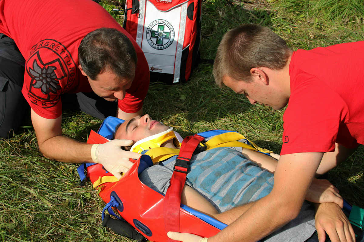 Bergung eines Verletzten durch den Bergrettungsdienst