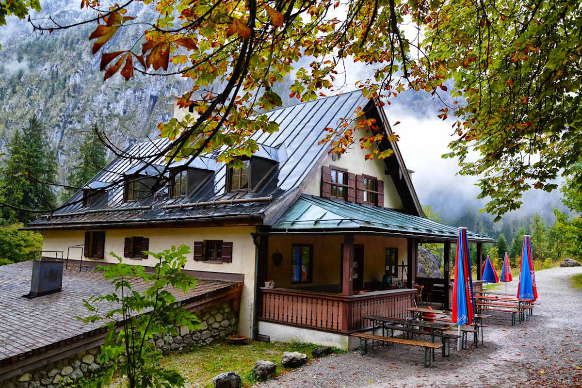 Wimbachschloss in den Berchtesgadener Alpen in Bayern