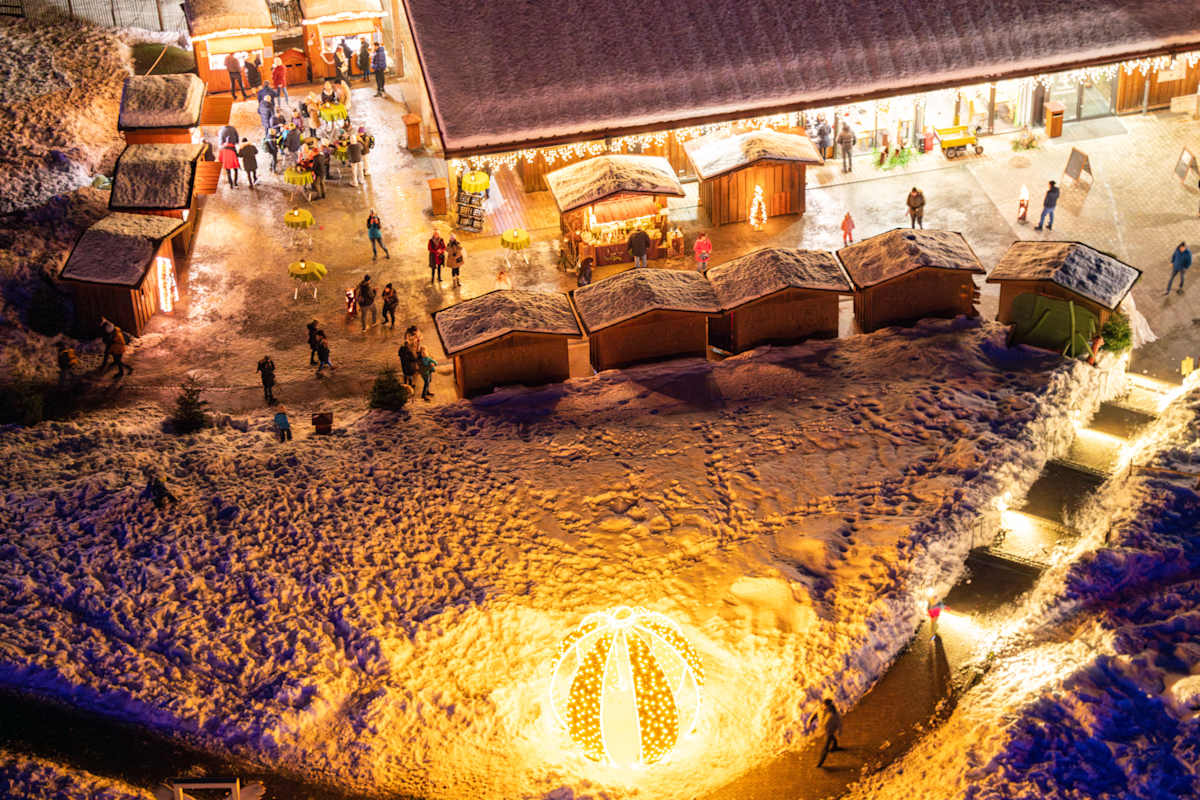 Alle Jahre wieder zieht bei der Waldweihnacht der Duft von Glühwein und süßen Schupfnudeln mit Zimt durch die Waldwelt Skywalk Allgäu.