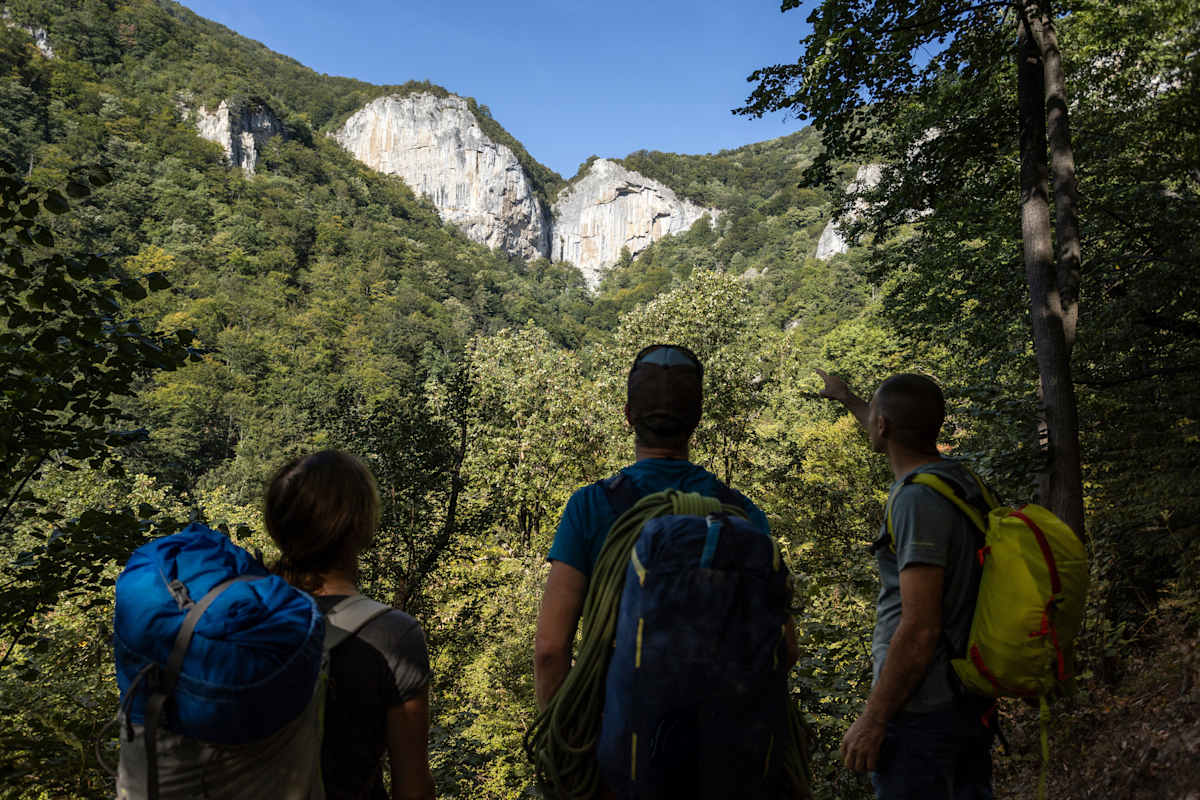 Beim Klettern am Fels bist du Gast in der Natur – deshalb solltest du dich an ein paar ungeschriebene Regeln halten