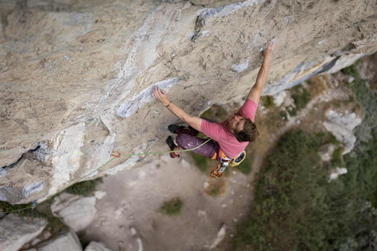 Beim Sportklettern am Fels braucht es nicht nur Technik, sondern auch Taktik