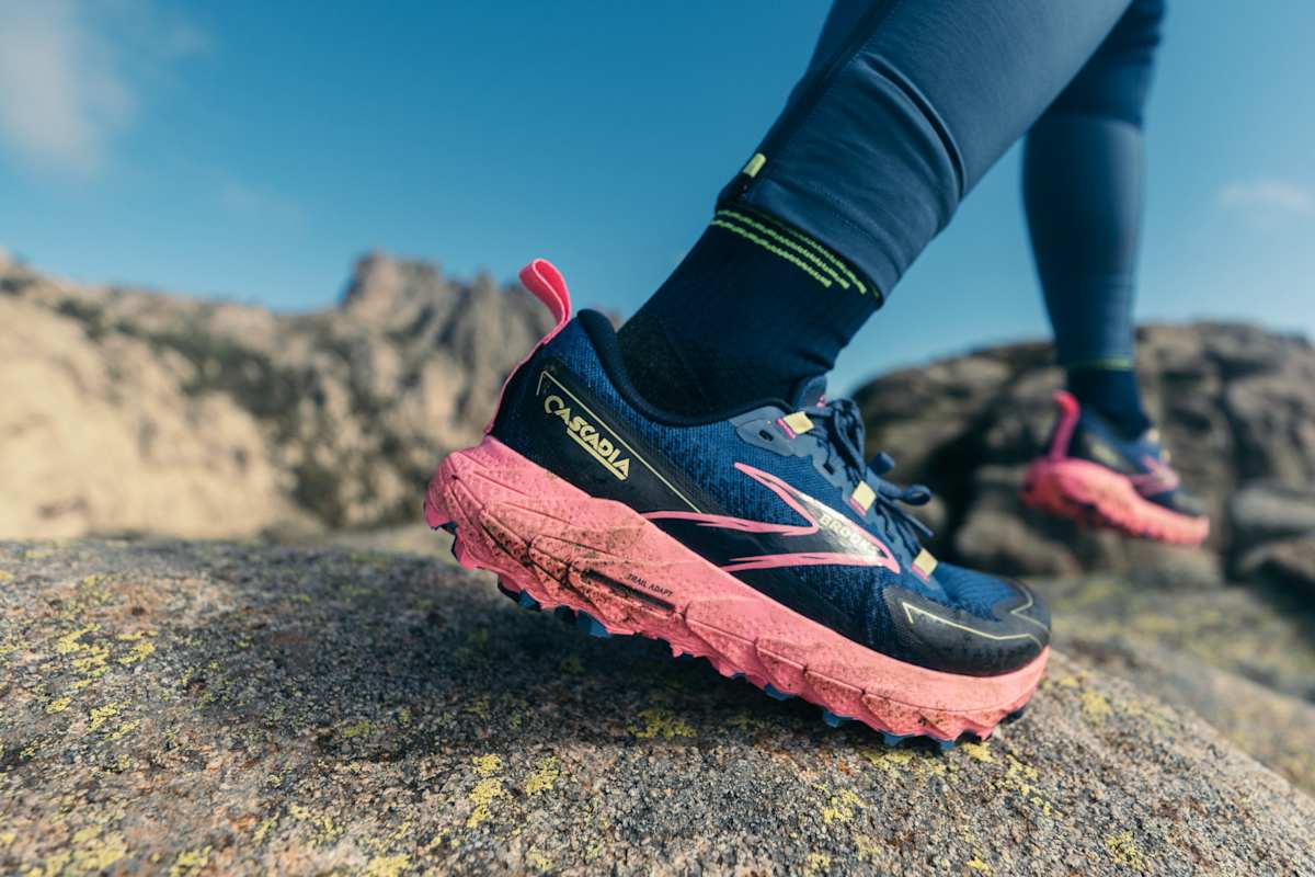Egal ob Schotter, Schlamm oder Asphalt – der Cascadia 18 von Brooks Running ist auf allen Wegen ein treuer Begleiter.