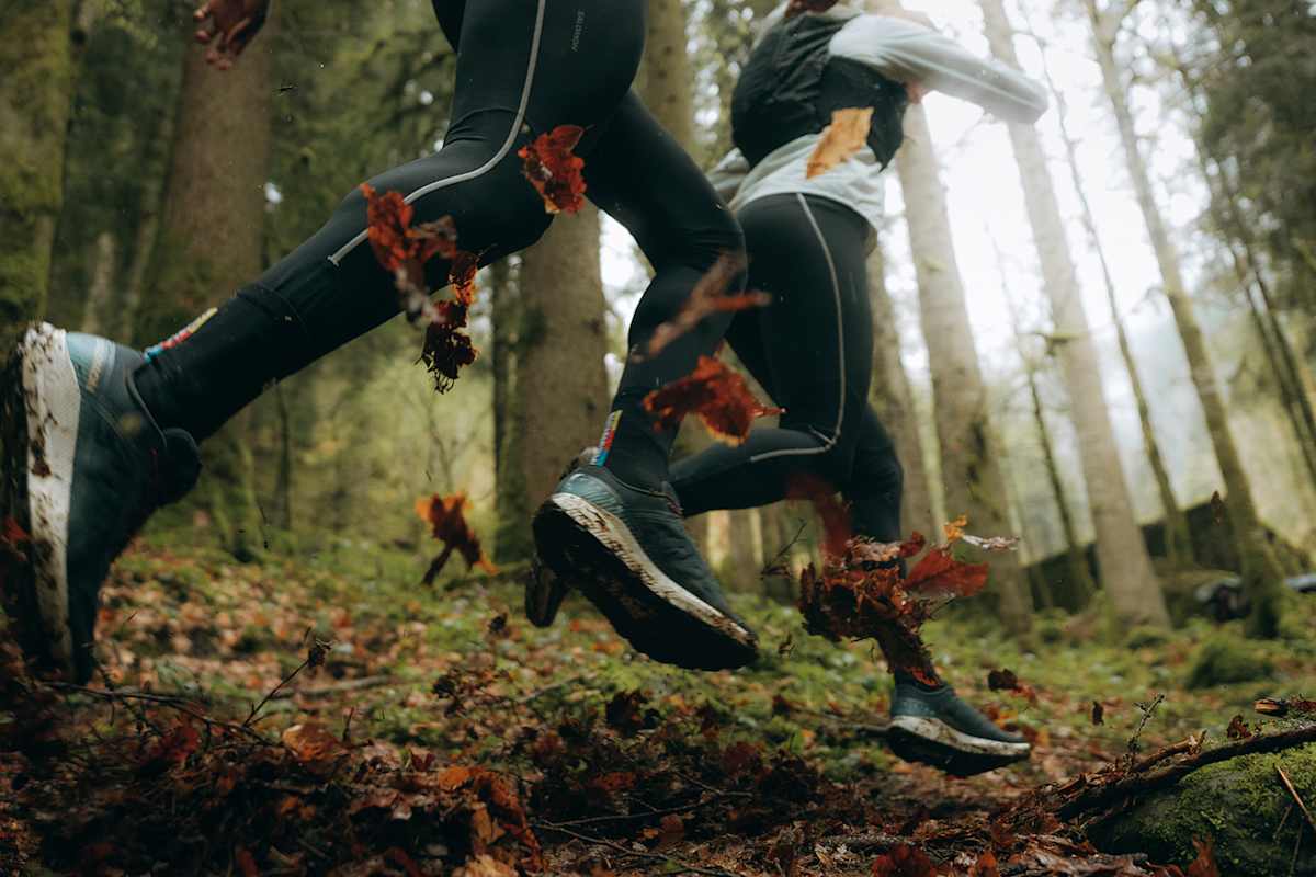 Bei feuchtem Untergrund ist die richtige Wahl des Laufschuhs besonders entscheidend.