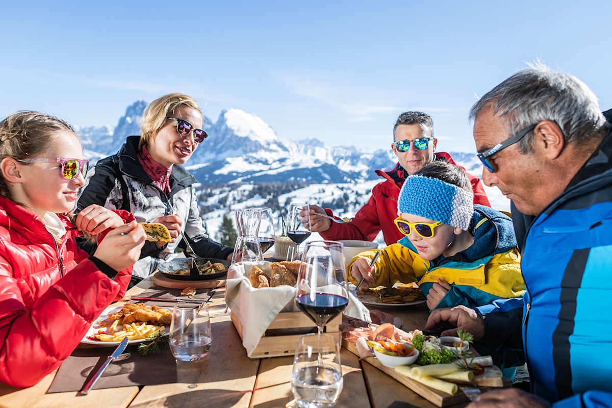 In der Dolomitenregion Seiser Alm bleiben keine kulinarischen Wünsche offen.