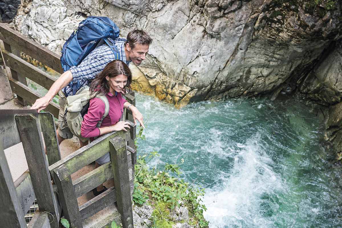 Eine herbstliche Wanderung durch die Gilfenklamm ist ein Spaß für Groß und Klein.