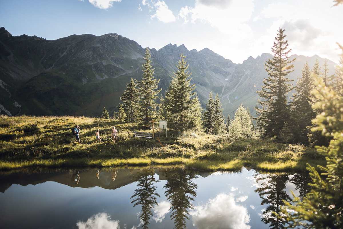 Der Herbst in Sterzing-Ratschings-Gossensass treibt es bunt: Ob Wandern, Mountainbiken oder einfach nur Kraft tanken und entspannen – die Ferienregion im Norden Südtirols lässt keine Wünsche offen.