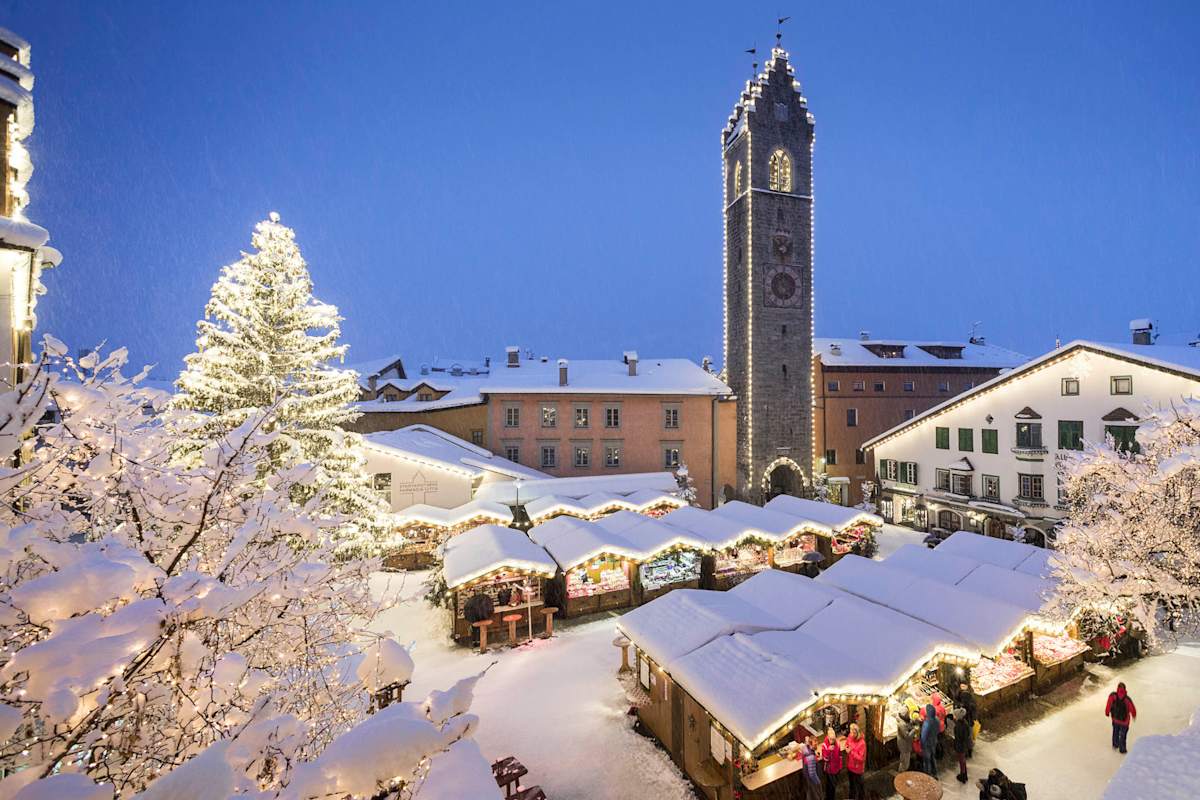 Romantisch endet ein Wintertag in Sterzing-Ratschings-Gossensass mit einem Bummel über den Sterzinger Weihnachtsmarkt.
