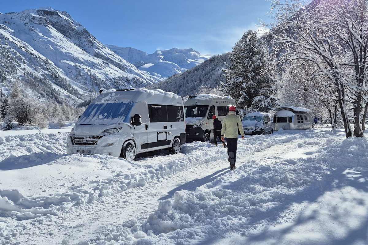 Bergwelten Campingplatz Morteratsch Schweiz Winter