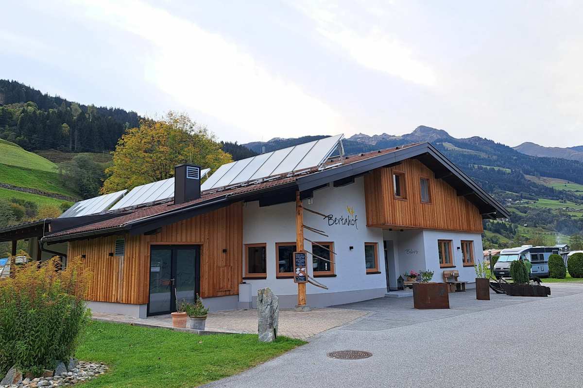 Campingplaty Bertahof Hauptgebäude im Gasteiner Tal