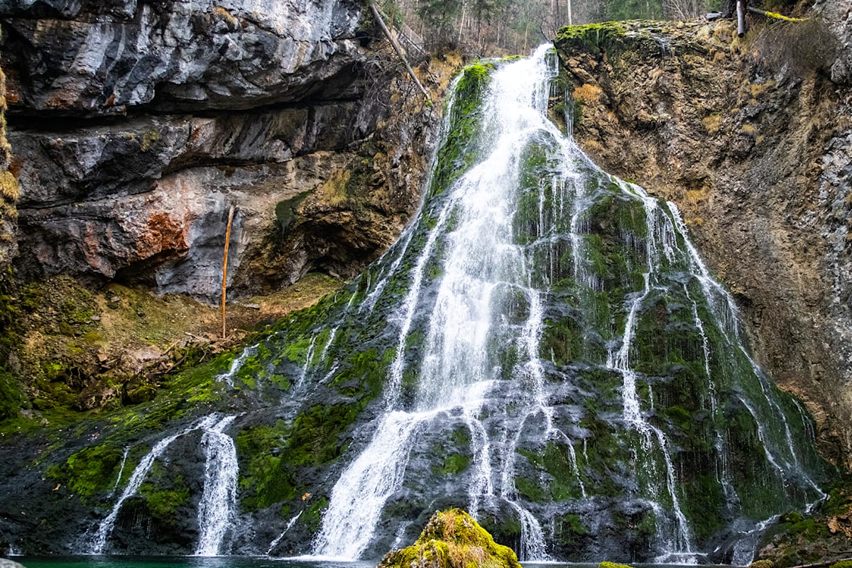 Auch zum Gollinger Wasserfall in Salzburg wurden die beiden Influencer mit dem Galaxy S24 Ultra auf eine von der Community geplante Reise geschickt.
