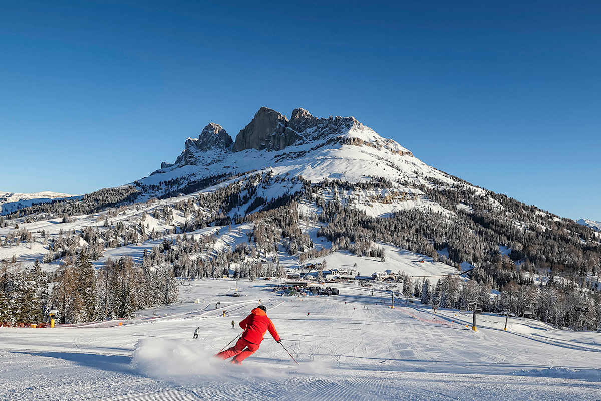 Die Skipisten in Carezza bieten perfekte Bedingungen und ein einzigartiges Panorama.
