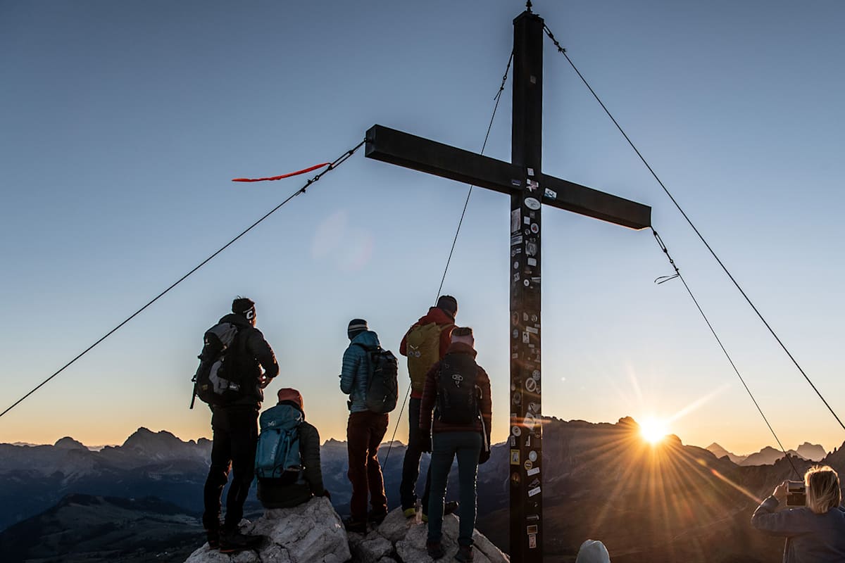 Geführte Wanderungen machen es möglich, bereits zum Sonnenaufgang am Gipfel zu sein.