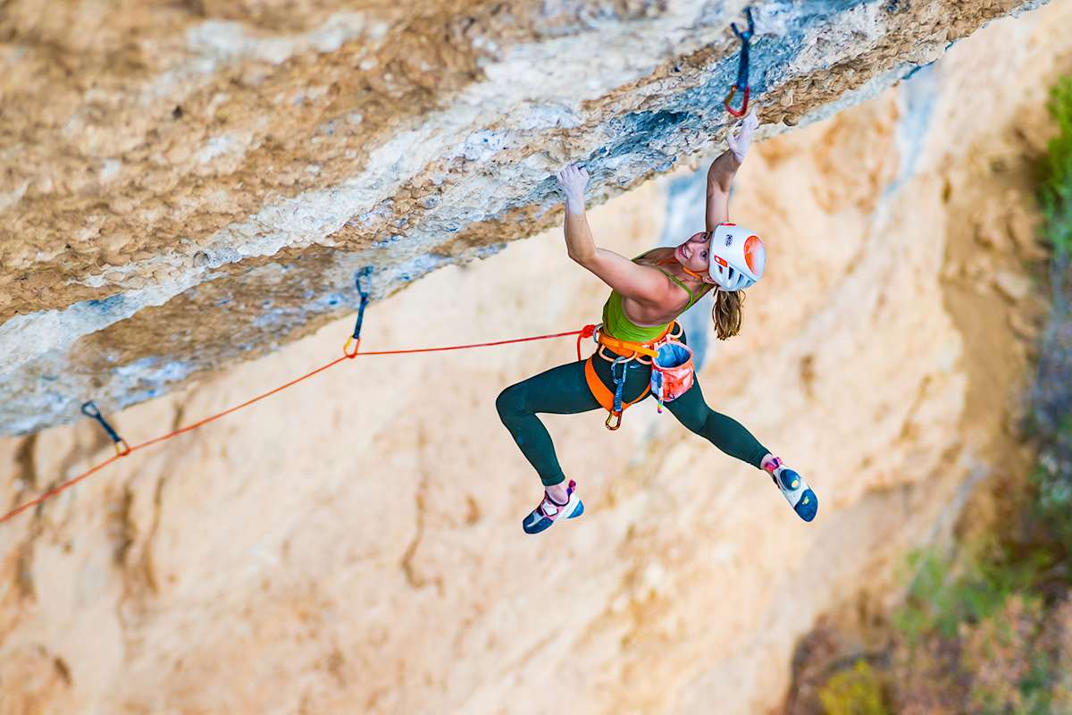 Überhangsrouten am Felsen sind besonders herausfordernd.