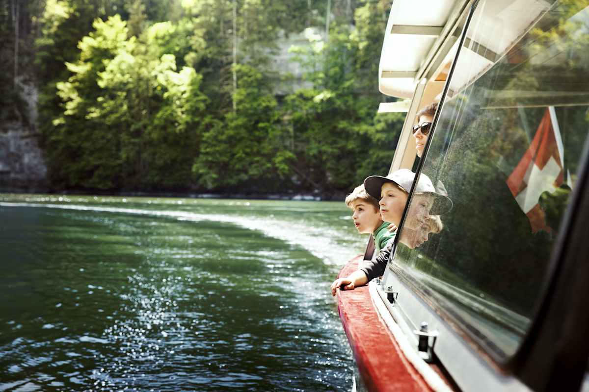 Mit dem Schiff auf dem Lac des Brenets: Der See entstand vor 14.000 Jahren durch einen Felssturz