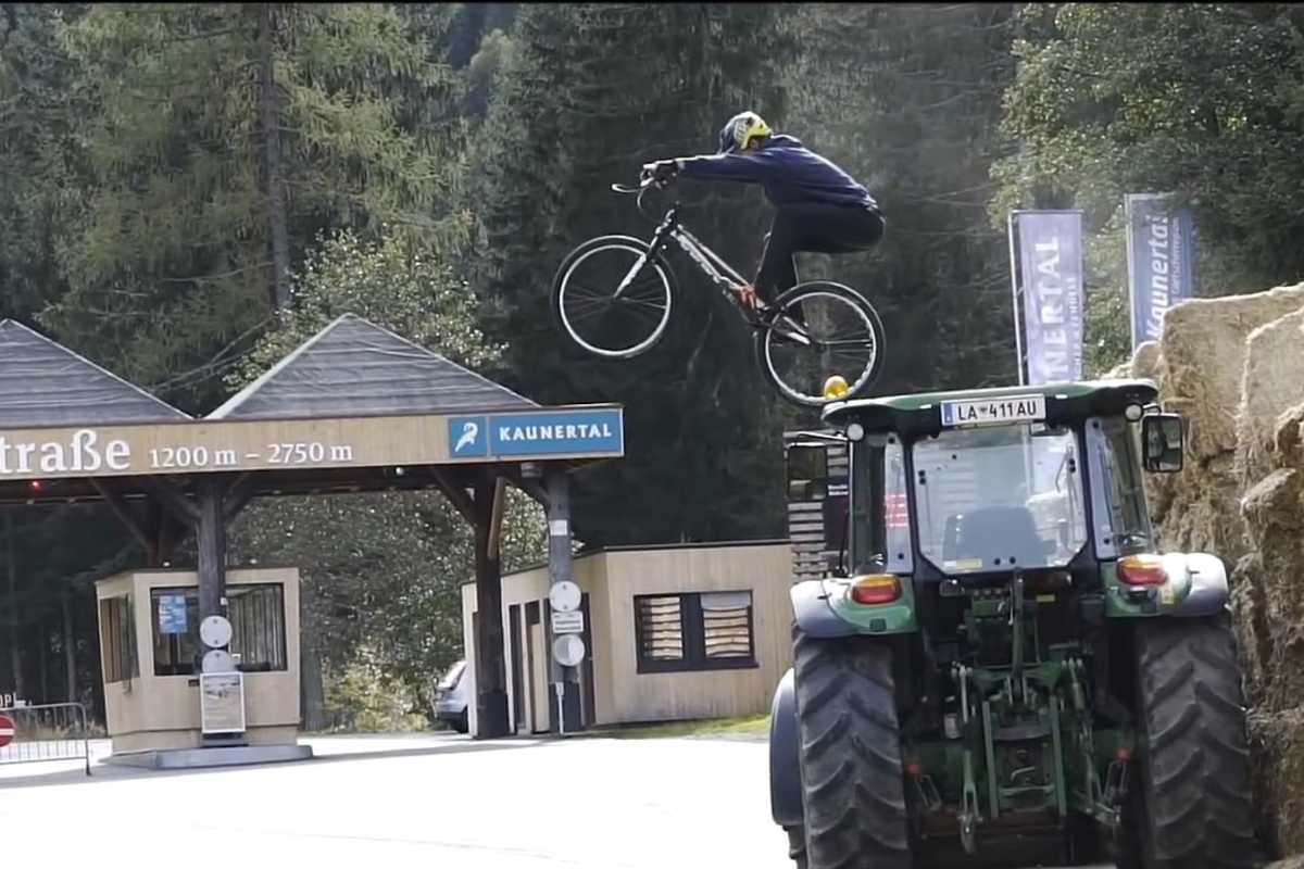 Kaunertaler Gletscherstraße Traktor