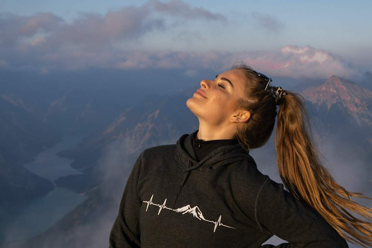 Stefanie Haid teilt auf ihrem Instagram Kanal Fotos von Wanderungen, Skitouren und Reisen