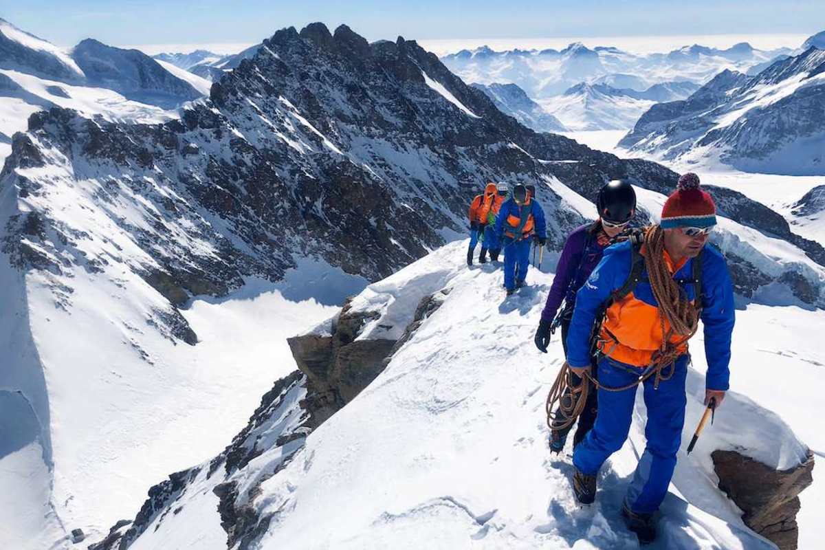 Eiger Extreme: Winterbesteigung des Mönchs (4.107 m) in der Jungfrau-Region in den Berner Alpen