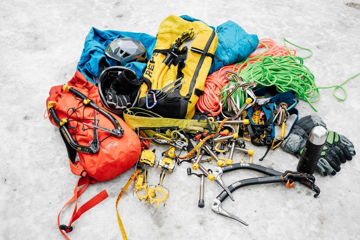 Die Ausrüstung für das Eisklettern.