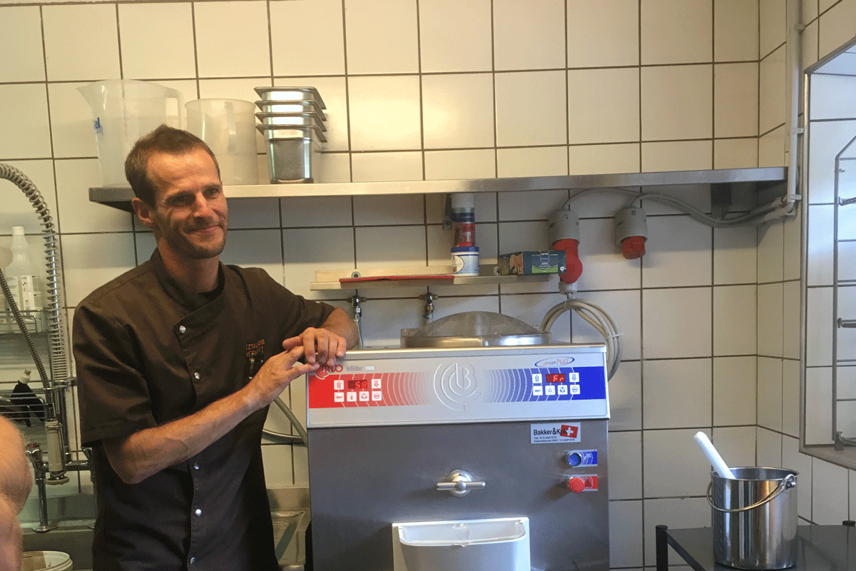 Eisliebhaber Martin und seine Maschine „der Eismacher"