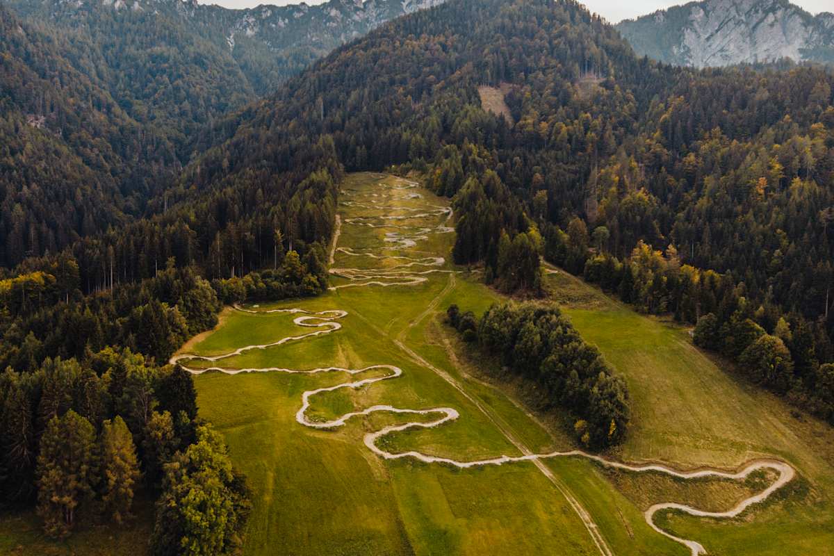 Flowgarten-Trail: Eine alte, umfunktionierte Skipiste dient nunmehr den Bikern als Spielwiese.