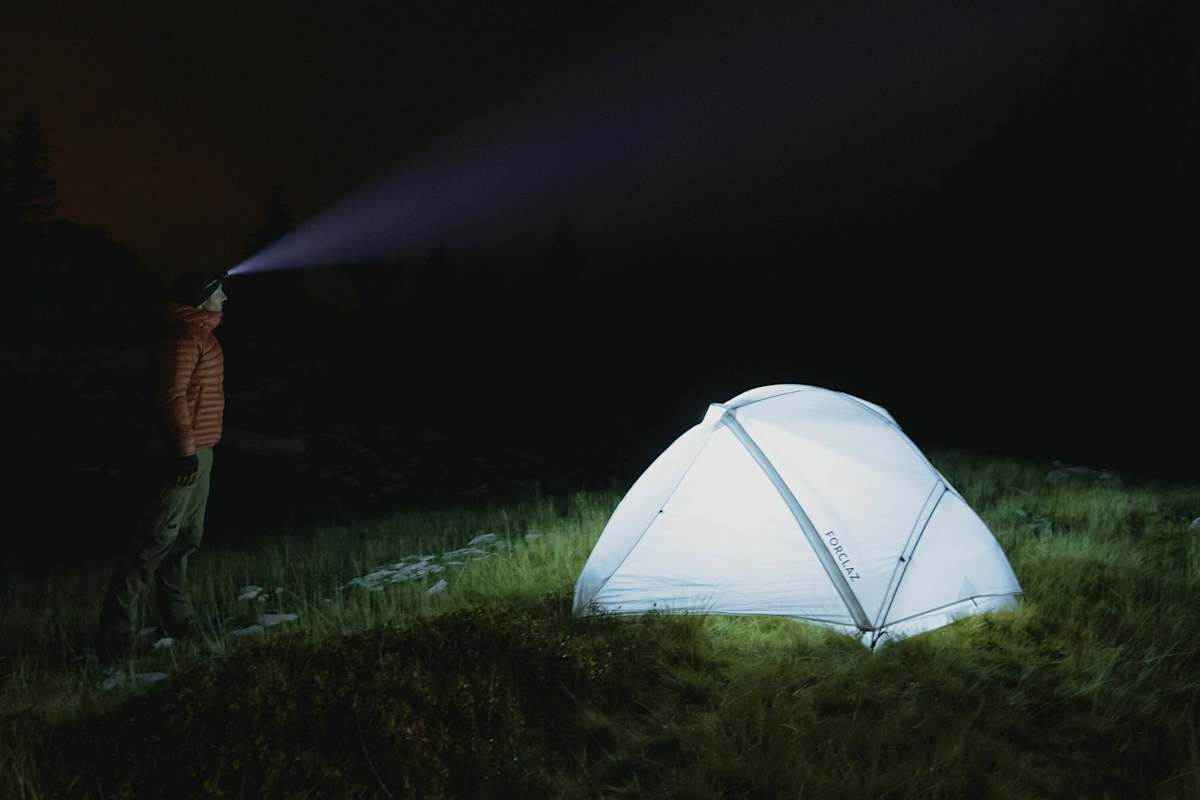 Das Forclaz Trekkingzelt „MT900 2P“ in der Minimal Edition